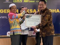 Disdaginkop UKM Singkawang Raih Penghargaan Penyerah Piutang Terbaik