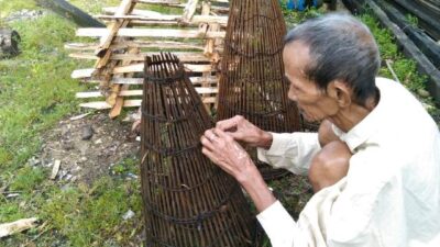 Lestarikan Kearifan Lokal, Penangkap Ikan Gunakan Bubu Tradisional