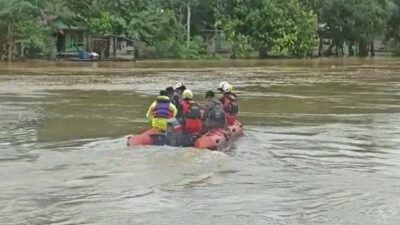 Setelah melakukan pencarian selama tujuh hari, akhirnya Tim SAR gabugan menghentikan pencarian terhadap Adelia yang tenggelam bersama rombongan pengantin di Sungai Momong Desa Danti, Senin (6/3)