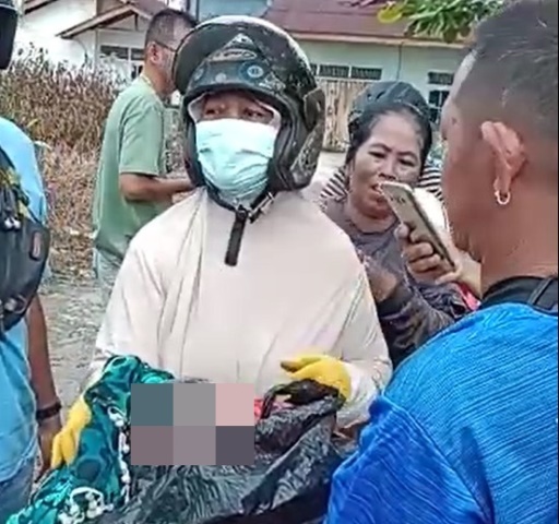 Penemuan bayi perempuan oleh seorang petani pada Selasa (8/2) di pembuangan sampah Komplek Batara II Sungai Raya Dalam. Kasus ini merupakan yang keenam kalinya terjadi di Kubu Raya. Lima kasus masih misteri dan sedang diusut oleh pihak kepolisian