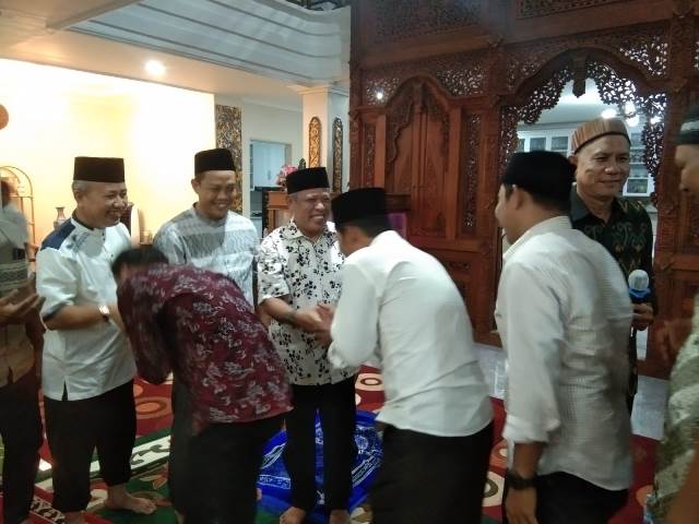 Pengurus PGRI Kalbar, Pontianak dan Kubu Raya saat silaturahmi di kediaman Bupati Kubu Raya pada Senin (10/4).