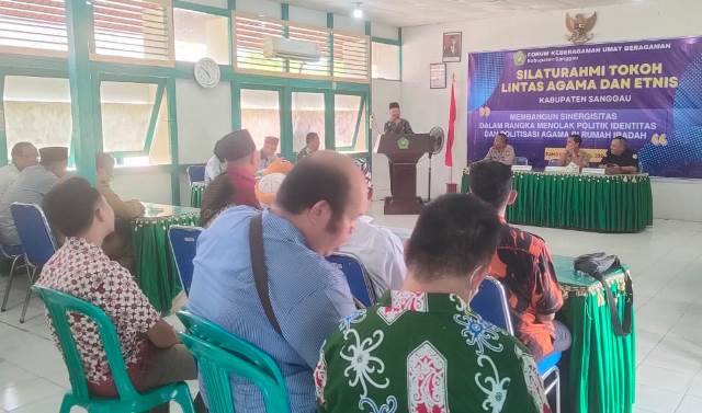 FKUB Sanggau menggelar silaturahmi lintas agama dan etnis yang dihadiri Kemenag Sanggau yang mengingatkan tentang moderasi beragama agar diperkuat dan dijaga menjelang Pemilu