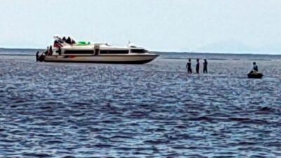 Kapal Ekspres Kandas di Muara Ketapang, 65 Penumpang Terpaksa Dievakuasi