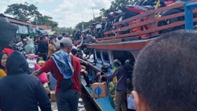 KM Selamat Pagi Bocor Gagal Angkut Pemudik