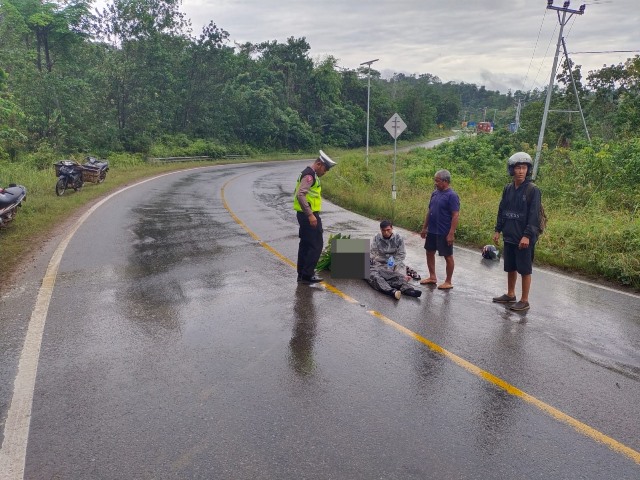 Kecelakaan lalu lintas di Jalan Trans Kalimantan Kecamatan Sui Ambawang Kabupaten Kubu Raya. Polres Kubu Raya mencatat kasus laka lantas di Kubu Raya tahun 2023 sebanyak 135 kasus