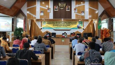 Wakil Bupati Ketapang, Farhan sosialisasikan Kelompok Kerja Kelapa Sawit Berkelanjutan, Kamis (13/4).