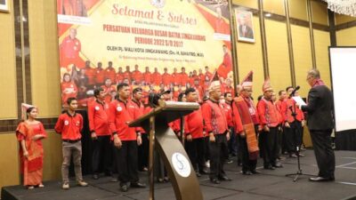 Pelantikan Pengurus Persatuan Keluarga Besar Batak Singkawang (PKBS) periode 2022-2027, Senin (1/5). Foto: ucok