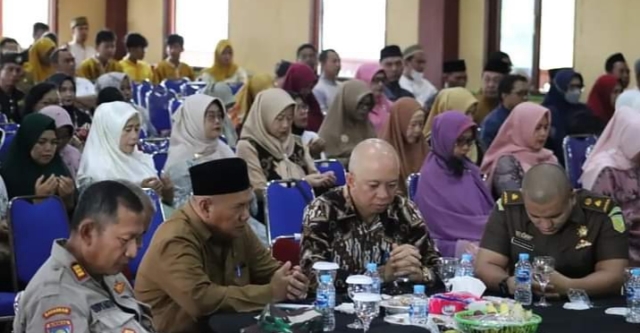 Para peserta seminar kebudayaan yang bertemakan Penguatan Nilai-Nilai Pancasila Melalui Pelestarian Khazanah Budaya Melayu berbasis sekolah, Selasa (9/5).