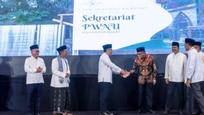 Ketua Umum Pengurus Besar Nahdlatul Ulama (NU) Yahya Cholil Staquf atau Gus Yahya didampingi Gubernur Kalbar meresmikan pembangunan Sekretariat NU Kalbar secara virtual usai pelantikan Pengurus Wilayah NU Kalbar, Jumat (5/5).