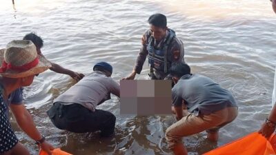 Ibu yang bawa bayi bunuh diri berhasil ditemukan petugas dan warga yang melakukan pencarian dengan menyusuri Sungai Melawi dan Sungai Kapuas pada Senin (22/5). Korban nekat bunuh diri lantaran diduga mengalami syndrome baby blues