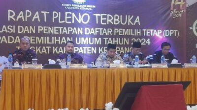 KPU Ketapang ngoto menetapkan Daftar Pemilih Tetap (DPT) untuk Pemilu 2024 sebanyak 414.830 pemilih dalam rapat pleno pada Rabu (21/6) kendati Bawaslu telah meminta agar ditunda. Foto: naufal