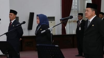 Tiga pejabat Pimpinan Tinggi Pratama di Pemprov Kalbar dilantik oleh Gubernur Kalbar, Selasa (6/6)