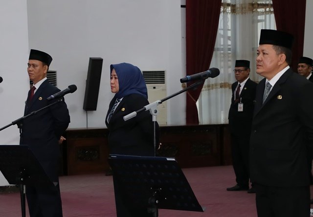 Tiga pejabat Pimpinan Tinggi Pratama di Pemprov Kalbar dilantik oleh Gubernur Kalbar, Selasa (6/6)