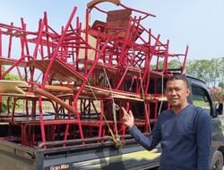 Anggota Dewan Ini Sumbang Kursi Untuk SDN 64