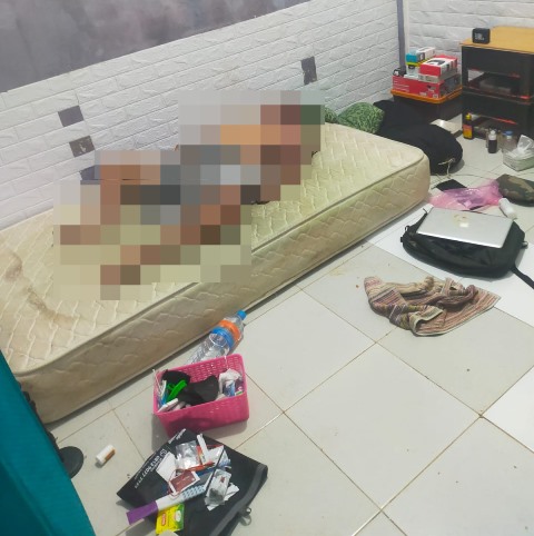 Pemilik indekos di Komlek Nilam Permai Desa Sui Raya Dalam berinisial IM ditemukan tak bernyawa di dalam kamar pada Senin (17/7) malam. Foto: ist/tmB