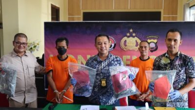 Kasat Reskrim Polres Kubu Raya IPTU Heru Anggoro saat konfrensi pers, Jumat (28/7) terkait suami yang menghabisi istri lantaran curiga berselingkuh. Foto: tmb