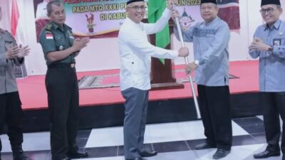 Pj Wali kota Singkawang Sumastro pada Rabu (23/8) melepas kafilah Singkawang yang akan berkompetisi di ajang MTQ XXXI Kalbar di Kabupaten Sanggau pada 24-31 Agustus 2023. Kontinngen Singkawang mengirimkan sebanyak 80 orang terdiri dari kafilah, pelatih dan official