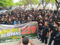 Ratusan Warga di Kalbar Demo Bela Rempang