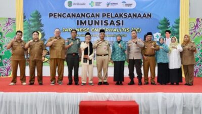 Pencanangan Imunisasi JE di Pondok Pesantren Yayasan Ushuludin yang menyuntik sebanyak 200 anak pada Selasa (26/9).