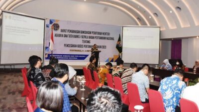 Dirjen Penanganan Sengketa dan Konflik Pertanahan, Kementerian ATR / BPN Iljas Tedjo Prijono saat menyampaikan tentang pemberantasan mafia tanah pada Selasa (5/9) di Kanwil ATR/BPN Kalbar