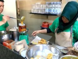 Nostalgia Secangkir Kopi di Warkop Berusia 51 Tahun