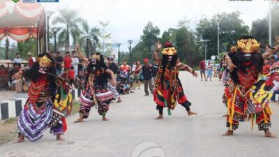 saat pelantikan pada Minggu (22/10), Majelis Adat Budaya Jawa (MABJ) Bengkayang menampilkan berbagai seni budaya Jawa