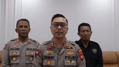 Kapolres Ketapang AKBP Tommy Ferdian menyampaikan keterangan terkait penangkapan seorang warga Delta Pawan berinisial JG lantaran telah merusak monumen adat Dayak yaitu tugu tolak bala pada Minggu (9/10)