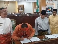 Tepat HUT Pontianak, Wali kota dan Wako Pontianak Diberhentikan