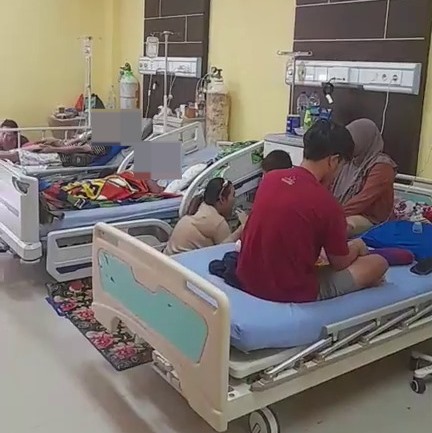 Pasien DBD di Ketapang yang sedang menjalani perawatan di Rumah Sakit Agoes Djam