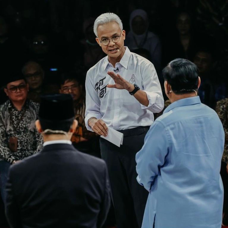 TPD Ganjar - Mahfud Kalbar menilai penampilan Ganjar Pranowo mengungguli kandidat lainnya di debat capres pada Selasa (12/12) malam. Bahkan, penampilan Ganjar diyakini akan dapat memperoleh dukungan undecided voters