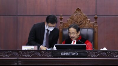 Ketua Mahkamah Konstituti Suhartoyo saat membacakan putusan pembatalan potongan masa jabatan kepala daerah hasil Pilkada 2018 pada Kamis (21/12)