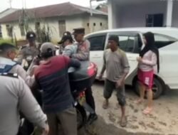 Warga Terjebak Banjir Dievakuasi