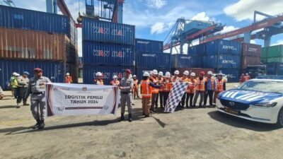 KPU Kalbar mulai mendistribusikan surat suara yang telah tiba di Pelabuhan Dwikota Pontianak pada Selasa (5/12). Diketahui Kalimantan Barat akan mendapatkan alokasi surat suara untuk Pemilu tahun 2024 sebanyak 20 juta lebih atau tepatnya 20.230.375 lembar. Foto: ist/tmB