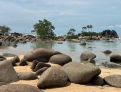 Batu Nenek, Surga Tersembunyi Kalbar di Kawasan Perbatasan