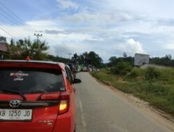 Jalan Negara di Sanggau Rusak Parah