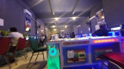 Permainan judi mesin dan online dengan nama Heng-Heng 189 beroperasi di Kota Ketapang, tepatnya di Jalan DI Panjaitan.