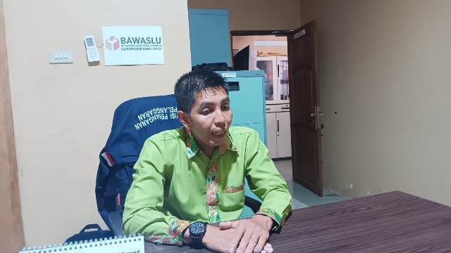 Kordiv SDM, Organisasi Pendidikan dan Pelatihan, Bawaslu Kubu Raya Juhardi mengungkapkan terlah terjadi kekurangan C1 plano di TPS Rasau Jaya ke Teluk Pakedai
