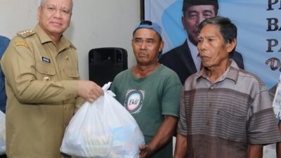 Enam Jam Kamaruzaman Jabat Pj Bupati, Pemprov Salurkan Bantuan 5,7 Ton Beras ke Kubu Raya