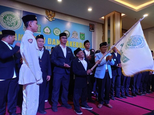 Staf Ahli Bupati Bidang Ekonomi dan Pembangunan Pemkab Ketapang Maryadi Asmuie saat menghadiri pelantikan dan membuka Rakerda DPD BKPRMI Ketapang Masa Bakti 2023-2027, Minggu (18/2).