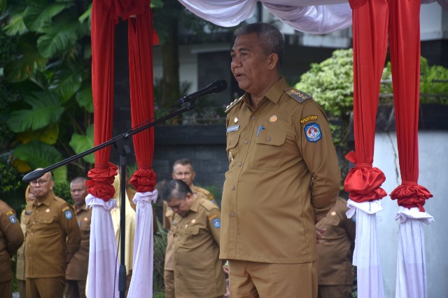 Akhirnya Pj Bupati Kubu Raya Kamaruzaman menepati janjinya untuk menyelesaikan sengkarut TPP ASN Kubu Raya yang akan dibayarkan tanggal 29 Februari 2024. Itu disampaikan saat apel pagi, Senin (26/2). Foto: dian