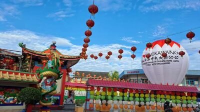 Enam Ribu Lampion Hiasi Singkawang Jelang Imlek