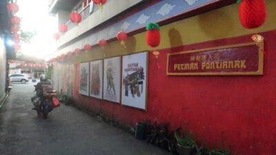 Menjelang perayaan Tahun Baru Imlek 2575 Kongzili, suasana di Gang Gajahmada 9, bagian dari Pecinan Pontianak di Jalan Gajahmada semakin meriah. Foto: iki