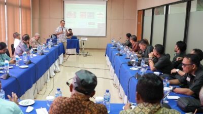 Ketua Komisi Pendataan, Penelitian, dan Ratifikasi Pers Dewan Pers, A Sapto Anggoro saat menjadi pembicara dalam diskusi di sela peringatan Hari Pers Nasional pada Senin (19/2). Kesempatan itu ia menegaskan bahwa Dewan Pers telah memperluas KBLI Perusahaan Pers tidak lagi hanya satu KBLI