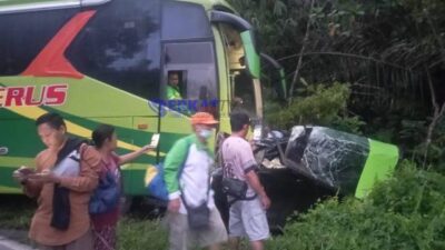 Tabrakan maut di kawasan tanjakan Benua/ Bukit Rebung Jalan Trans Kalimantan Kecamatan Tayan Hilir Kabupaten Sanggau kembali terjadi Jumat (2/2) pagi.