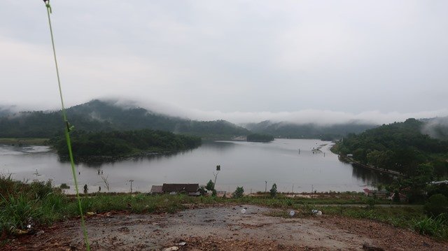Bosan dengan kehidupan kota atau ingin menghabiskan akhir pekan dengan santai, Danau Sebedang bisa menjadi opsi untuk Anda menghabiskan akhir pekan dengan bahagia