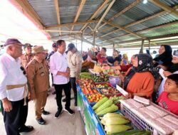 Kenaikan Harga di Pasar Sekadau, Jokowi Sebut Masih Wajar