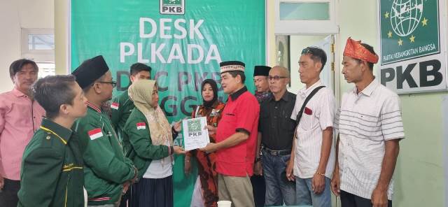 Jhon Hendri mendaftar ke DPC PKB Sanggau sebagai calon kepala daerah, Selasa (30/4). Mulai Selasa (30/4) hari ini, DPC PKB Sanggau telah membuka pendaftaran calon kepala daerah untuk Pilkada Sanggau 2024.