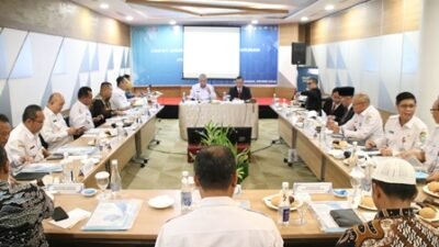 Pj Gubernur Kalbar Harrison saat memimpin RUPS PT Jamkrida, Rabu (8/5) mengungkapkan penyertaan modal untuk PT Jamkrida telah mencapai Rp51 miliar setelah ditambah Rp16 miliar