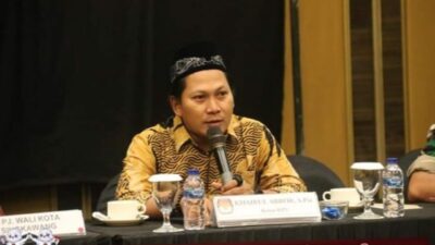 Ketua KPU Singkawang, Khairul Abror berharap 30 orang calon anggota DPRD Singkawang periode 2024-2029 yang disahkan pada Kamis (2/5) dapat berkolaborasi dan bekerja sama untuk memperjuangkan aspirasi masyarakat