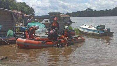 Ahmad Al Fikri, balita berumur 4 tahun di Kecamatan Binjai Hulu Kabupaten Sintang ditemukan tim SAR gabungan telah dalam keadaan meninggal dunia, Minggu (19/5). Foto: ist/SAR/tmB